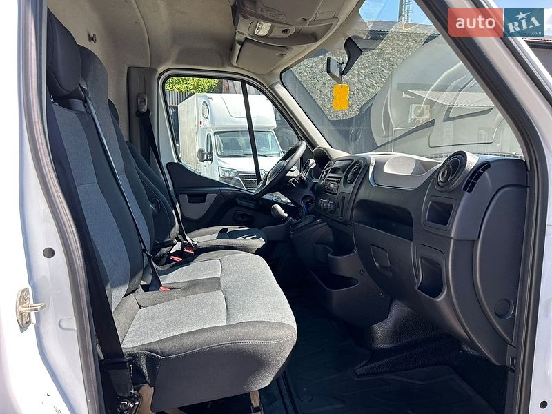 Грузовой фургон Renault Master 2018 в Хусте