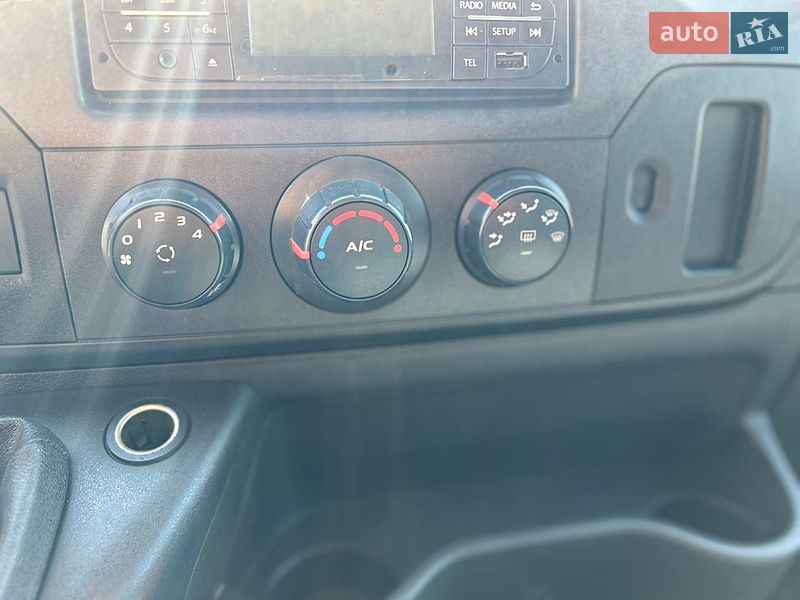 Грузовой фургон Renault Master 2018 в Хусте