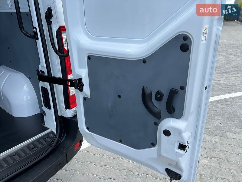 Микроавтобус грузовой (до 3,5т) Renault Master 2022 в Дубно