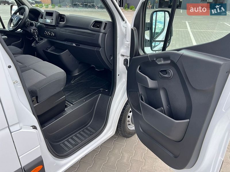 Микроавтобус грузовой (до 3,5т) Renault Master 2022 в Дубно