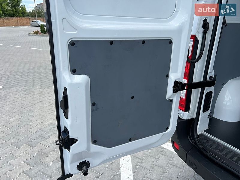 Микроавтобус грузовой (до 3,5т) Renault Master 2022 в Дубно