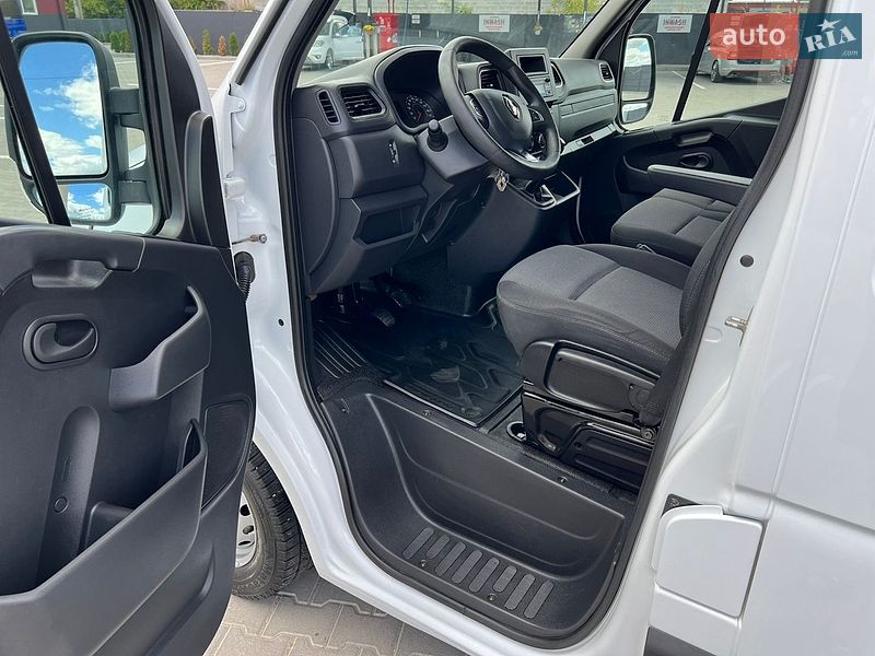 Микроавтобус грузовой (до 3,5т) Renault Master 2022 в Дубно