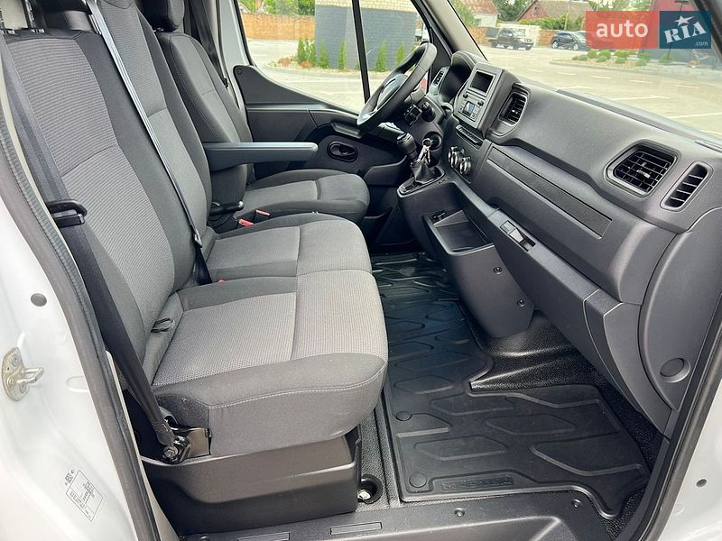 Микроавтобус грузовой (до 3,5т) Renault Master 2022 в Дубно