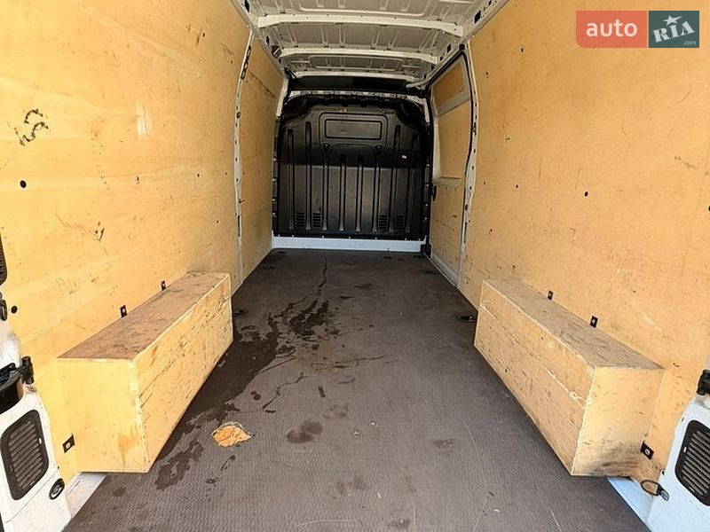 Грузовой фургон Renault Master 2022 в Луцке