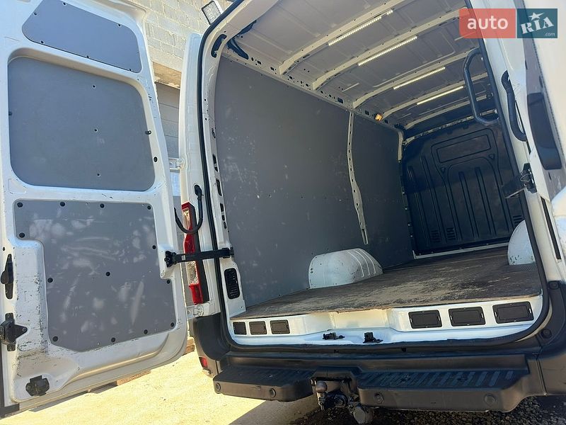 Грузовой фургон Renault Master 2020 в Львове