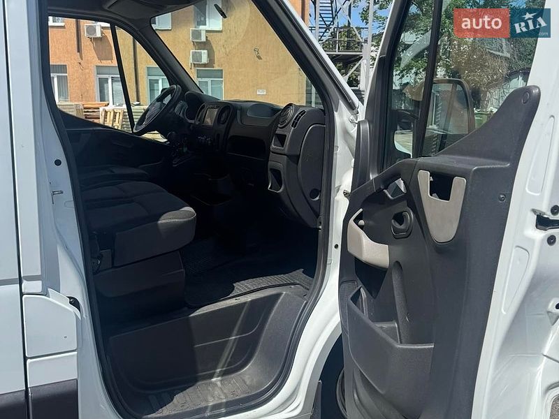 Грузовой фургон Renault Master 2016 в Киеве