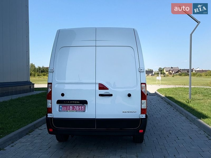 Вантажний фургон Renault Master 2020 в Рівному