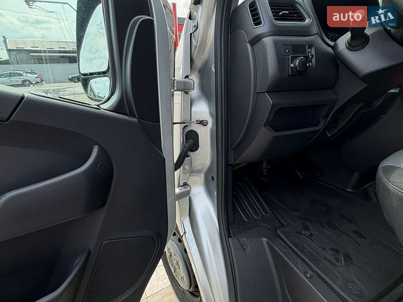 Грузовой фургон Renault Master 2022 в Луцке