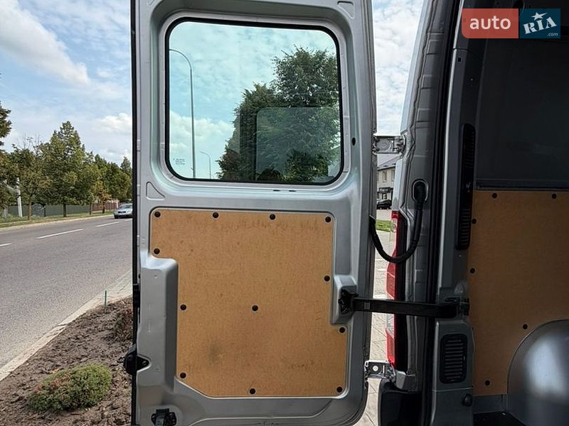 Грузовой фургон Renault Master 2022 в Луцке