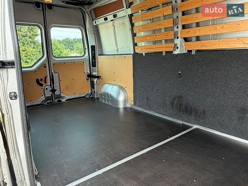 Грузовой фургон Renault Master 2022 в Луцке