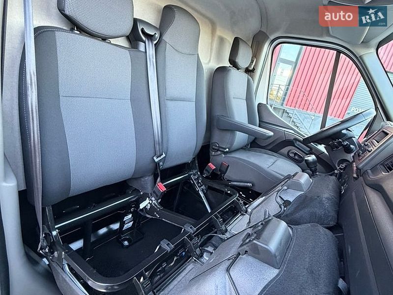 Вантажний фургон Renault Master 2021 в Луцьку