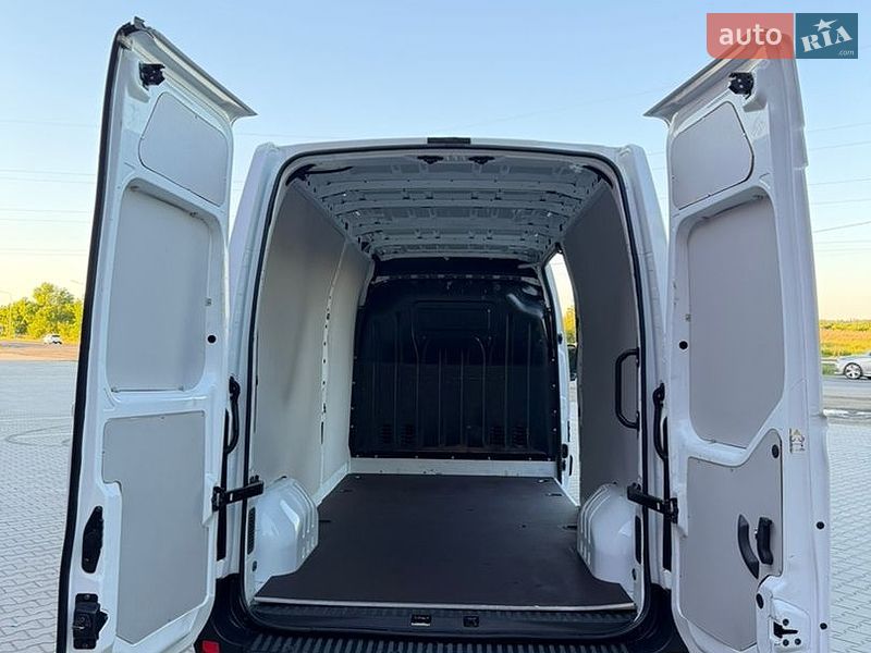 Вантажний фургон Renault Master 2021 в Луцьку