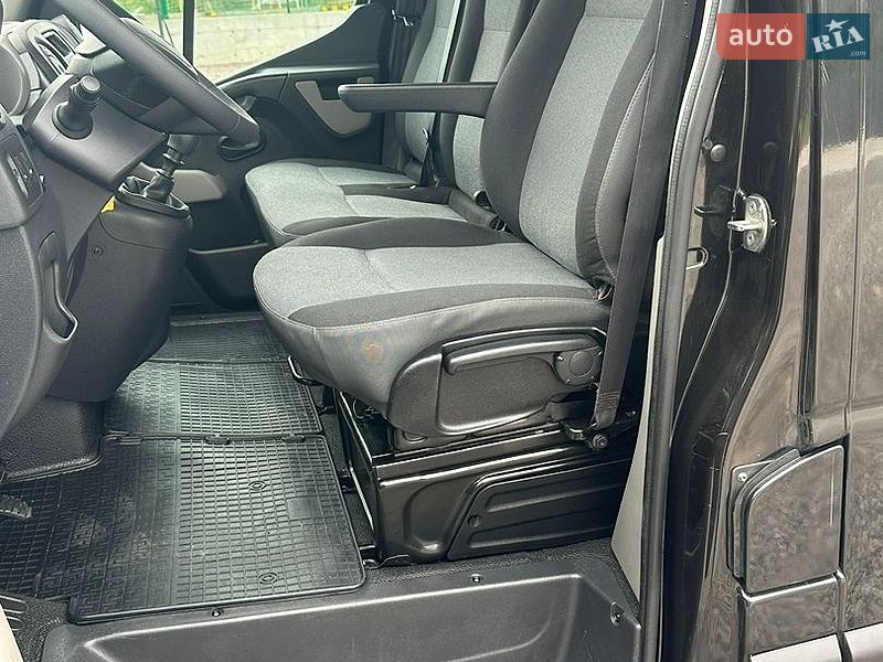 Грузовой фургон Renault Master 2016 в Львове
