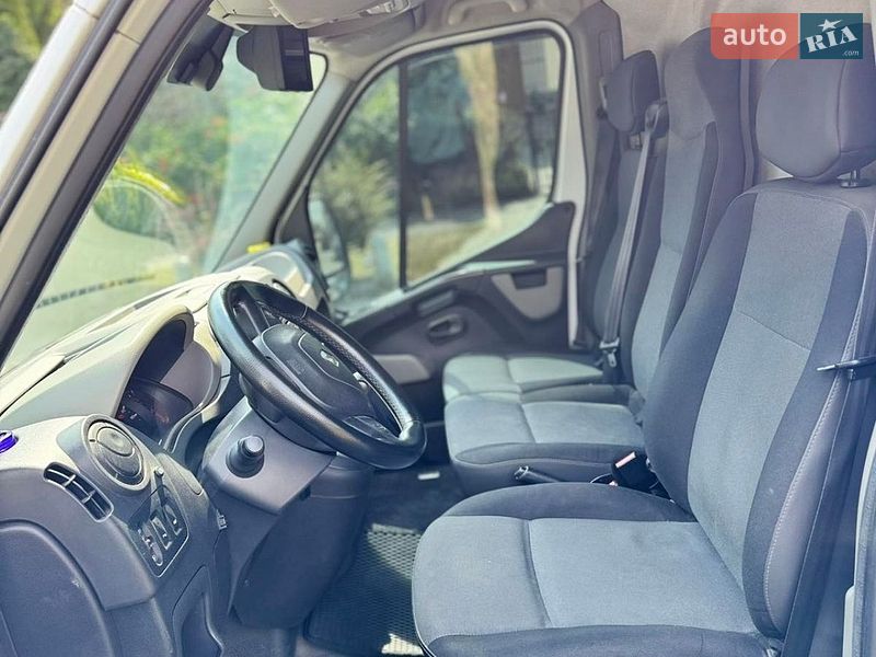Грузовой фургон Renault Master 2015 в Фастове