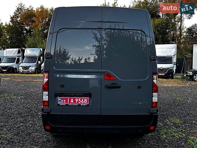Вантажний фургон Renault Master 2022 в Бучі