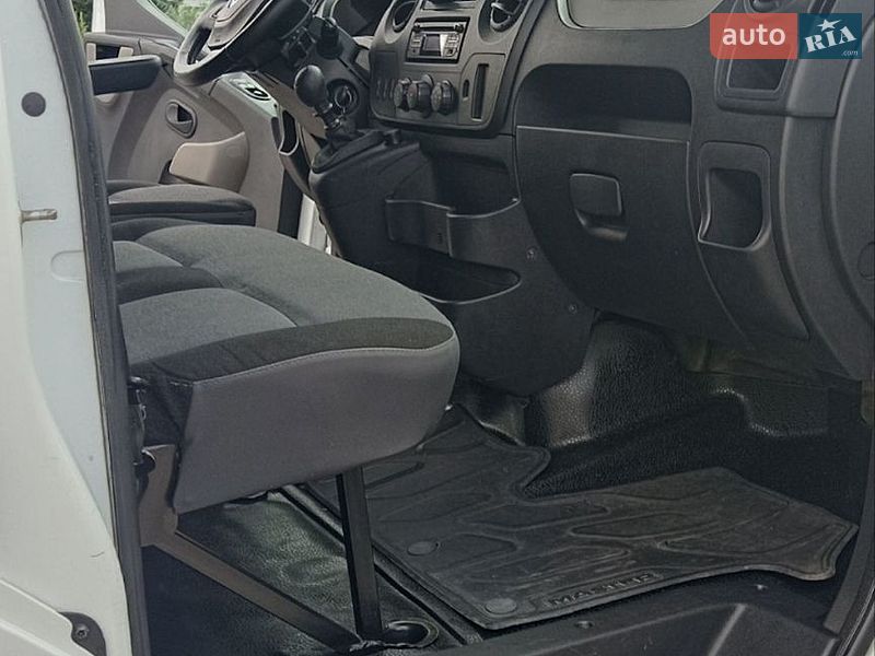 Вантажний фургон Renault Master 2015 в Бартатові