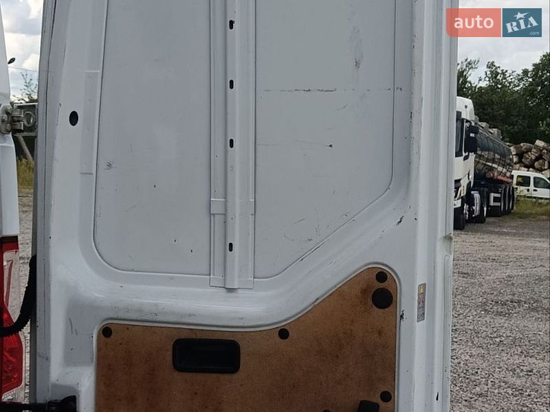 Вантажний фургон Renault Master 2015 в Бартатові