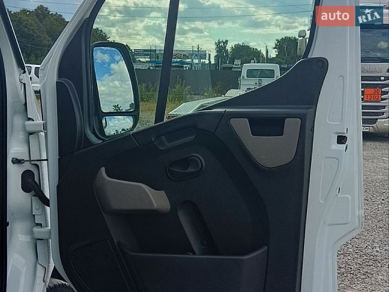 Вантажний фургон Renault Master 2015 в Бартатові