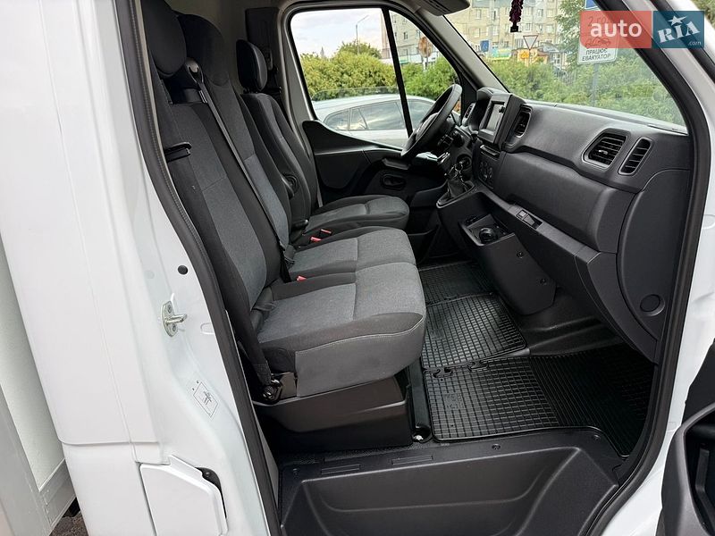 Вантажний фургон Renault Master 2021 в Дубні