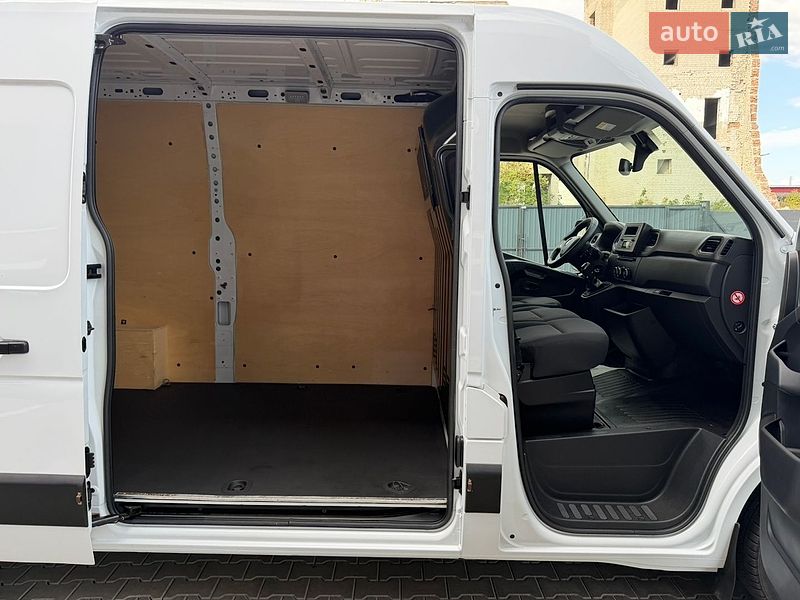 Грузовой фургон Renault Master 2021 в Дубно