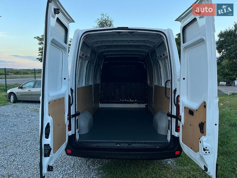 Грузовой фургон Renault Master 2023 в Дубно