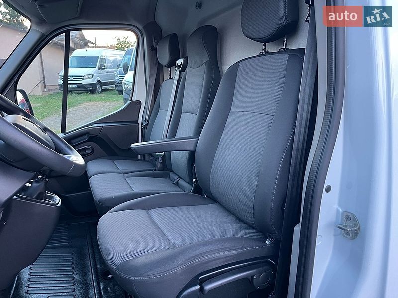 Грузовой фургон Renault Master 2023 в Дубно