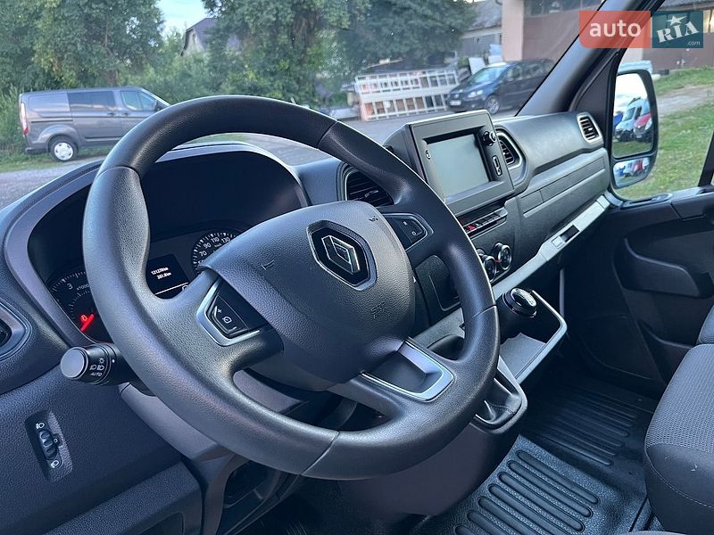 Грузовой фургон Renault Master 2023 в Дубно