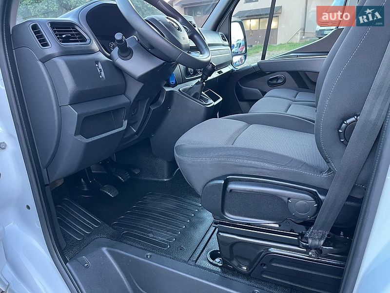 Грузовой фургон Renault Master 2023 в Дубно