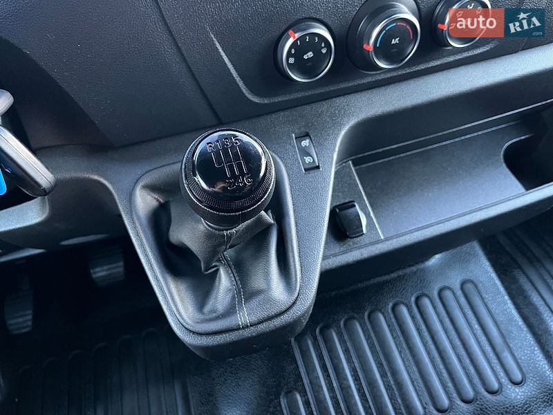 Грузовой фургон Renault Master 2023 в Дубно