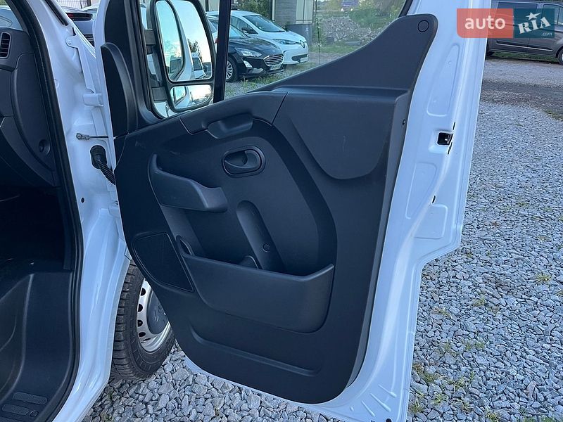 Грузовой фургон Renault Master 2023 в Дубно