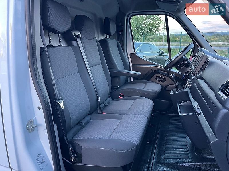 Грузовой фургон Renault Master 2023 в Дубно