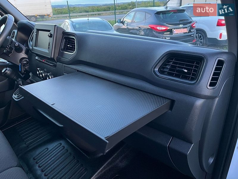 Грузовой фургон Renault Master 2023 в Дубно