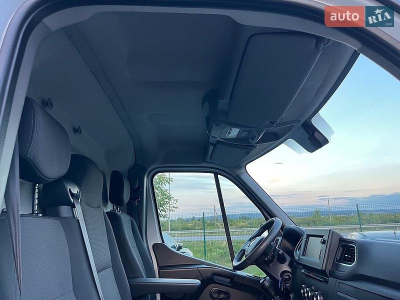 Грузовой фургон Renault Master 2023 в Дубно