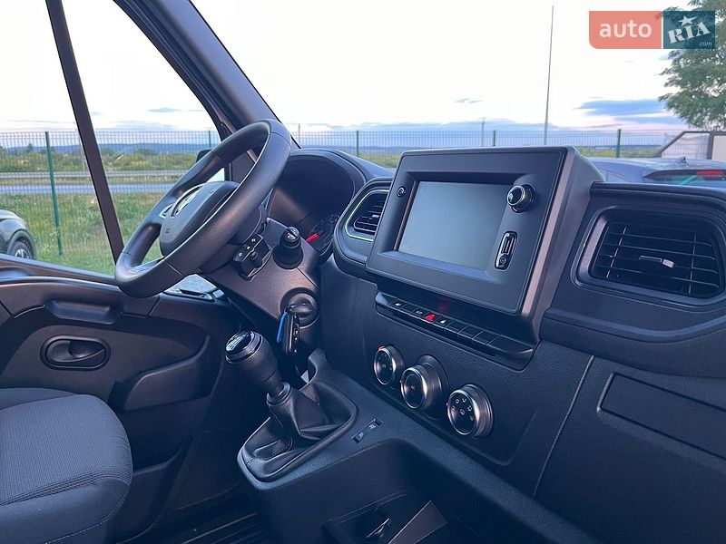 Грузовой фургон Renault Master 2023 в Дубно