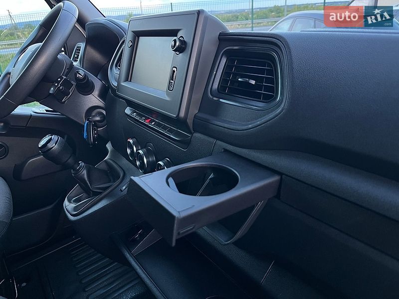 Грузовой фургон Renault Master 2023 в Дубно