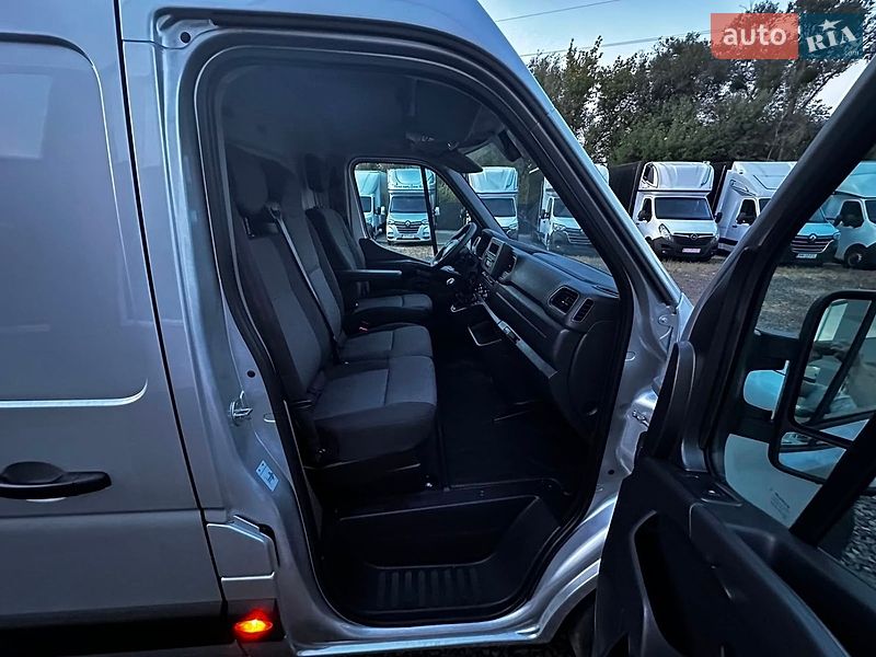 Грузовой фургон Renault Master 2022 в Киеве