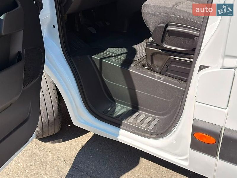 Вантажний фургон Renault Master 2022 в Києві