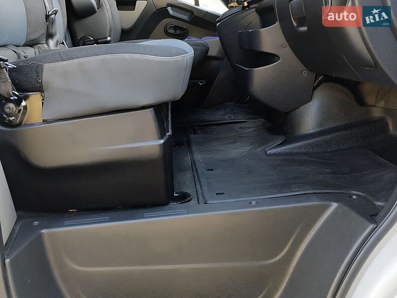 Грузовой фургон Renault Master 2014 в Звягеле