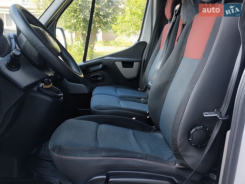 Грузовой фургон Renault Master 2014 в Звягеле
