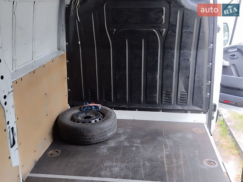 Грузовой фургон Renault Master 2014 в Звягеле