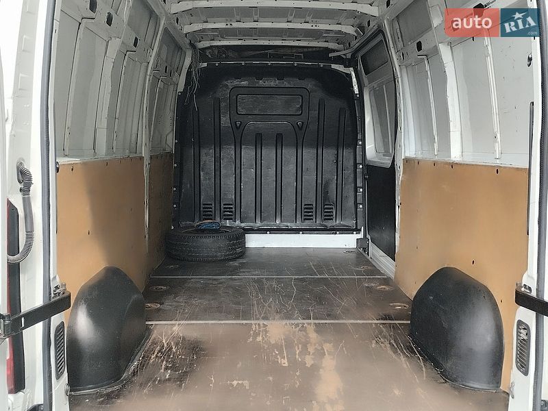 Грузовой фургон Renault Master 2014 в Звягеле