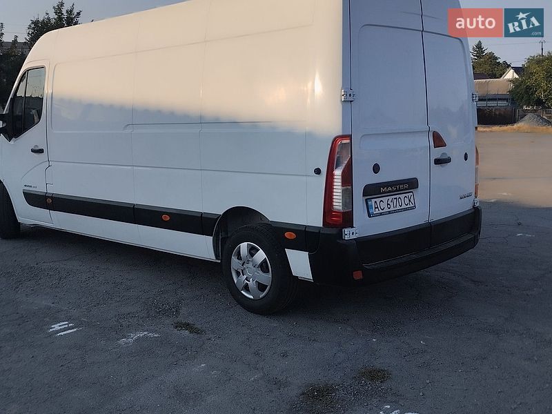 Грузовой фургон Renault Master 2014 в Звягеле