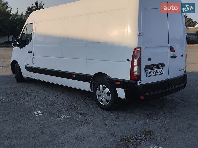 Грузовой фургон Renault Master 2014 в Звягеле