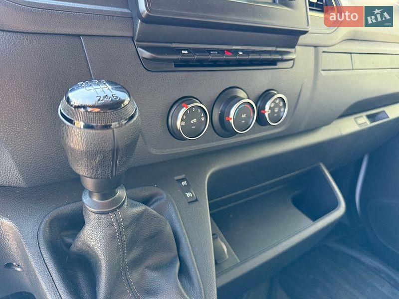 Вантажний фургон Renault Master 2022 в Одесі