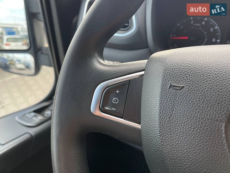 Грузовой фургон Renault Master 2020 в Черновцах