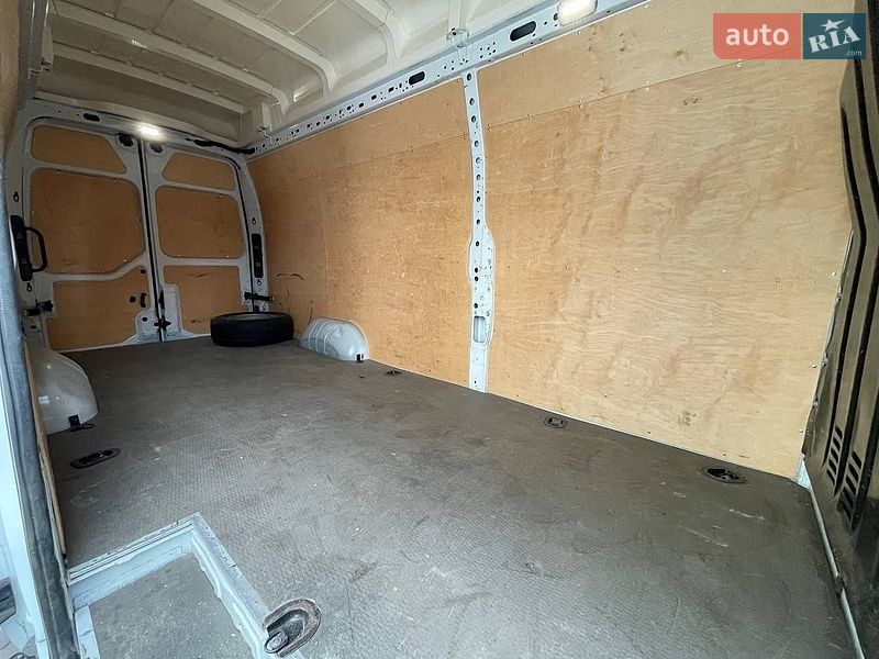 Грузовой фургон Renault Master 2020 в Черновцах
