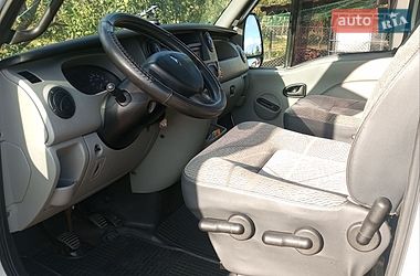 Минивэн Renault Master 2009 в Долине