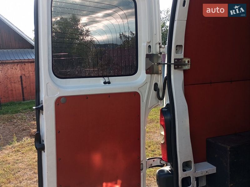 Минивэн Renault Master 2009 в Долине