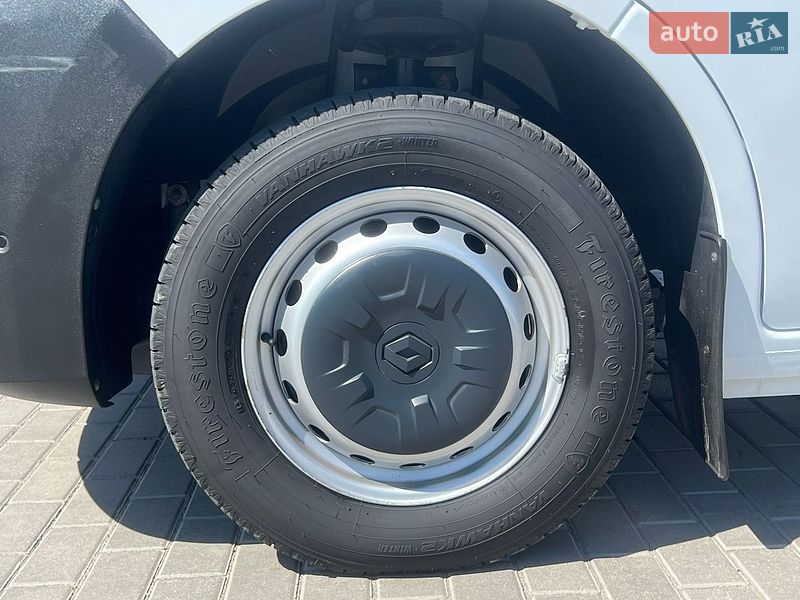 Вантажний фургон Renault Master 2022 в Лопатині
