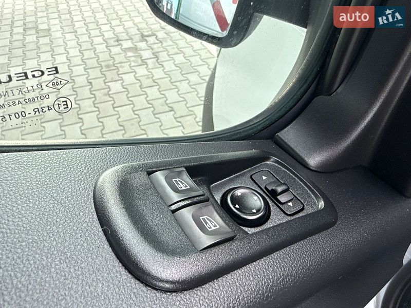 Вантажний фургон Renault Master 2022 в Луцьку